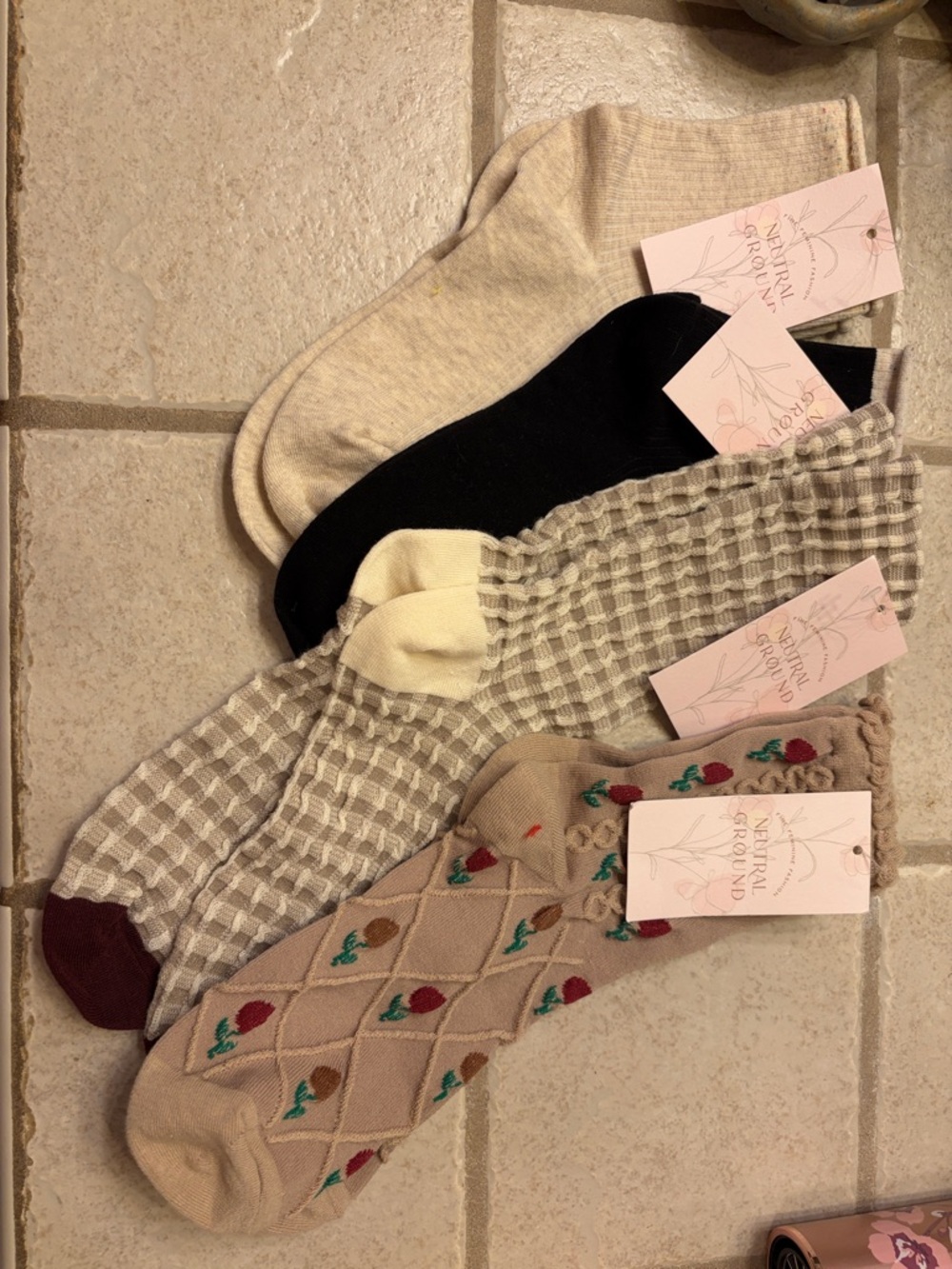 NWT Neutral Ground Women's Beige & Black Sock Set - 4 Pack